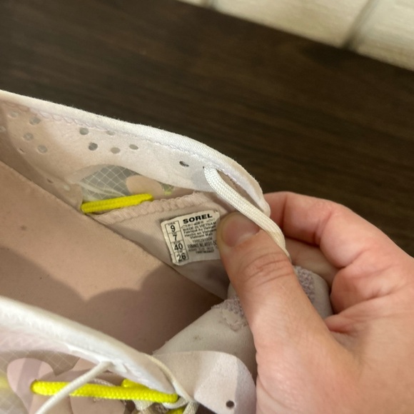 Sorel Kinetic Breakthru Tech Lace Sneakers, size 9. - Picture 8 of 9